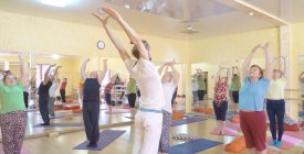 Льготные занятия по йоге для пенсионеров в Санкт-Петербурге